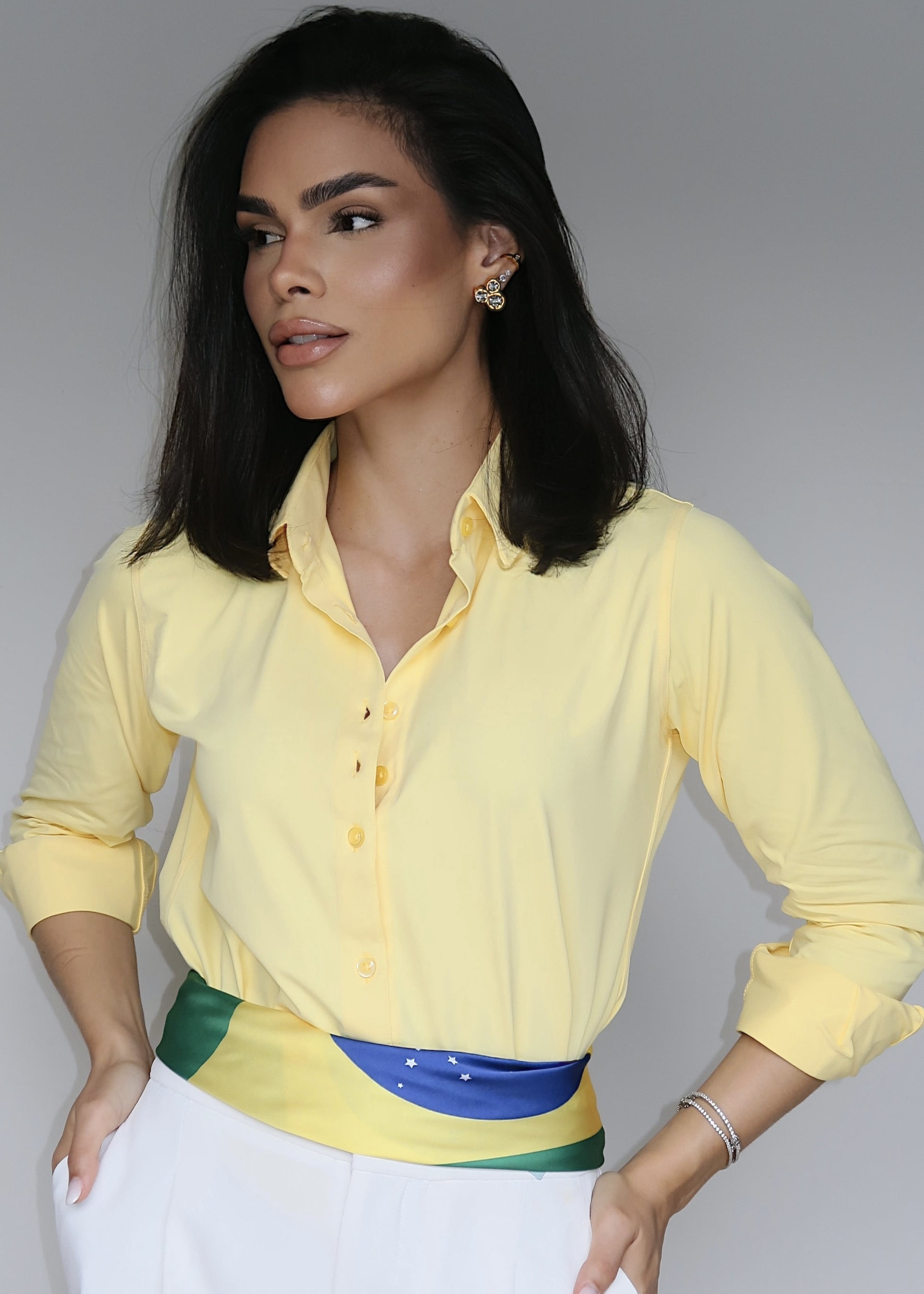 CAMISA FEMININA SOCIAL MANGA LONGA ULTRA TECH AMARELA + LENÇO DO BRASIL