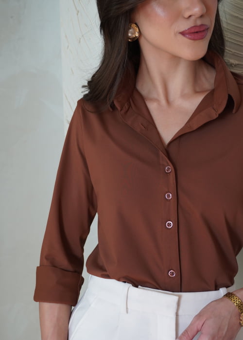 CAMISA FEMININA SOCIAL MANGA LONGA ULTRA TECH MARROM CAFÉ