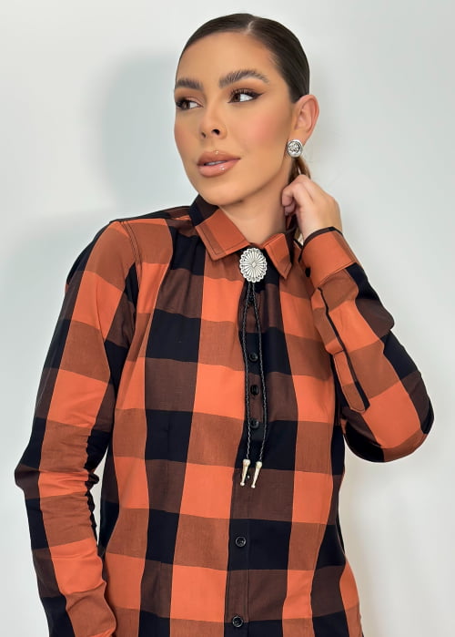 CAMISA FEMININA SOCIAL MANGA LONGA XADREZ MARROM 